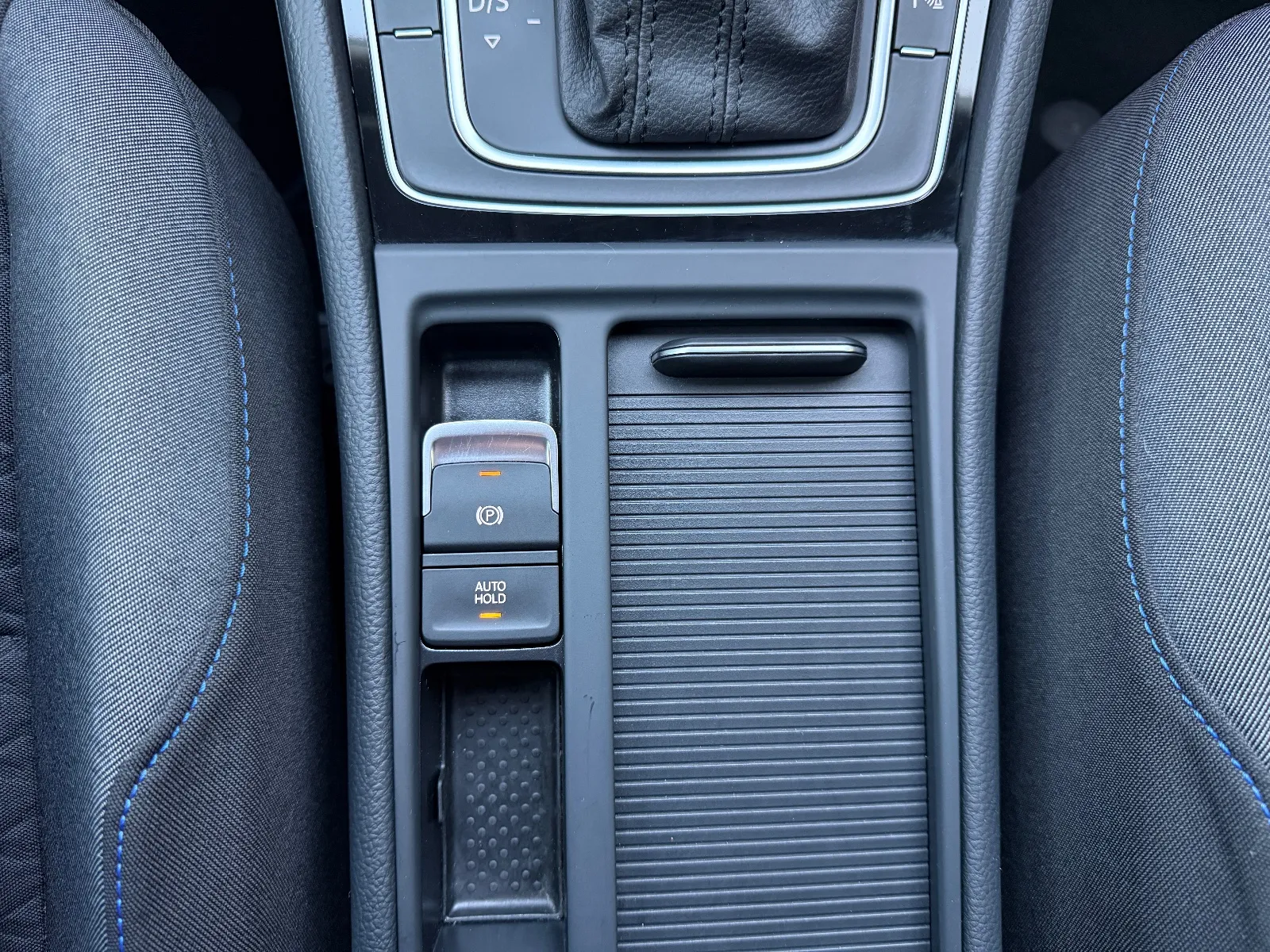 Photo de VOLKSWAGEN GOLF