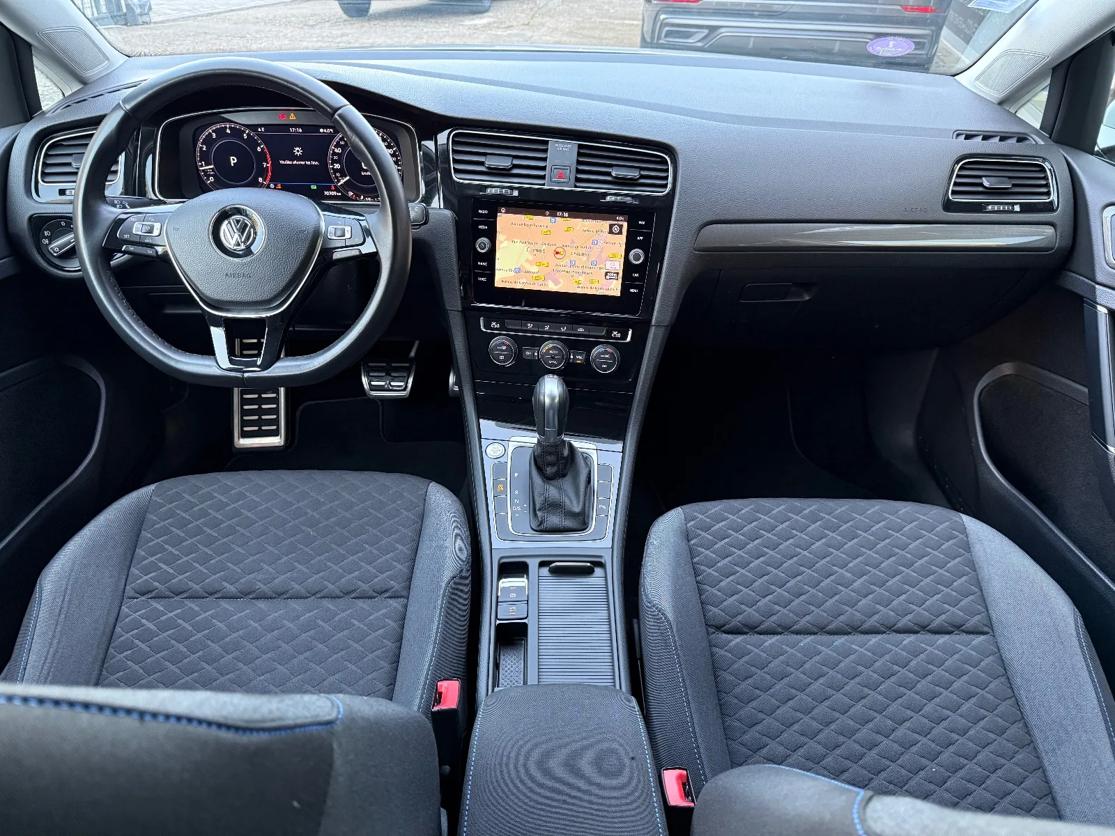 Photo de VOLKSWAGEN GOLF