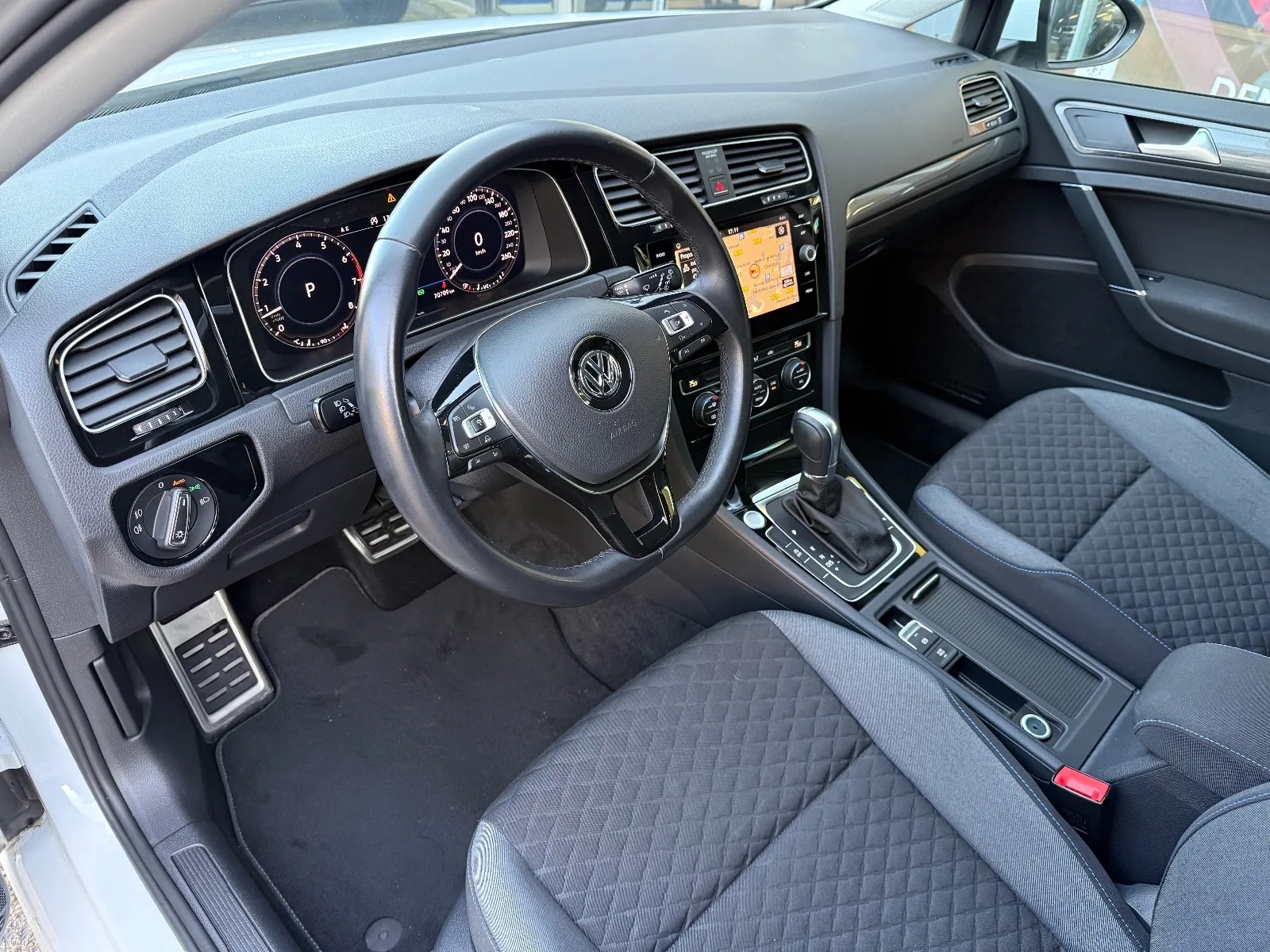 Photo de VOLKSWAGEN GOLF