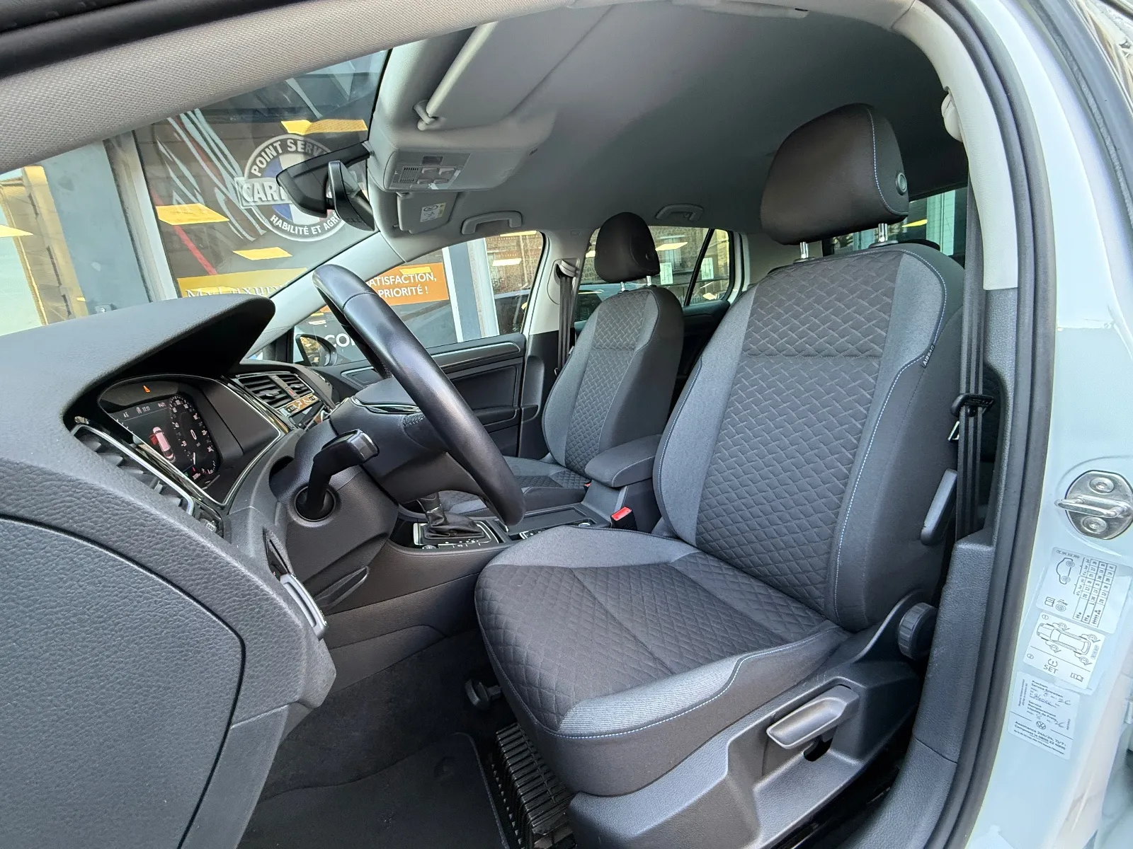 Photo de VOLKSWAGEN GOLF