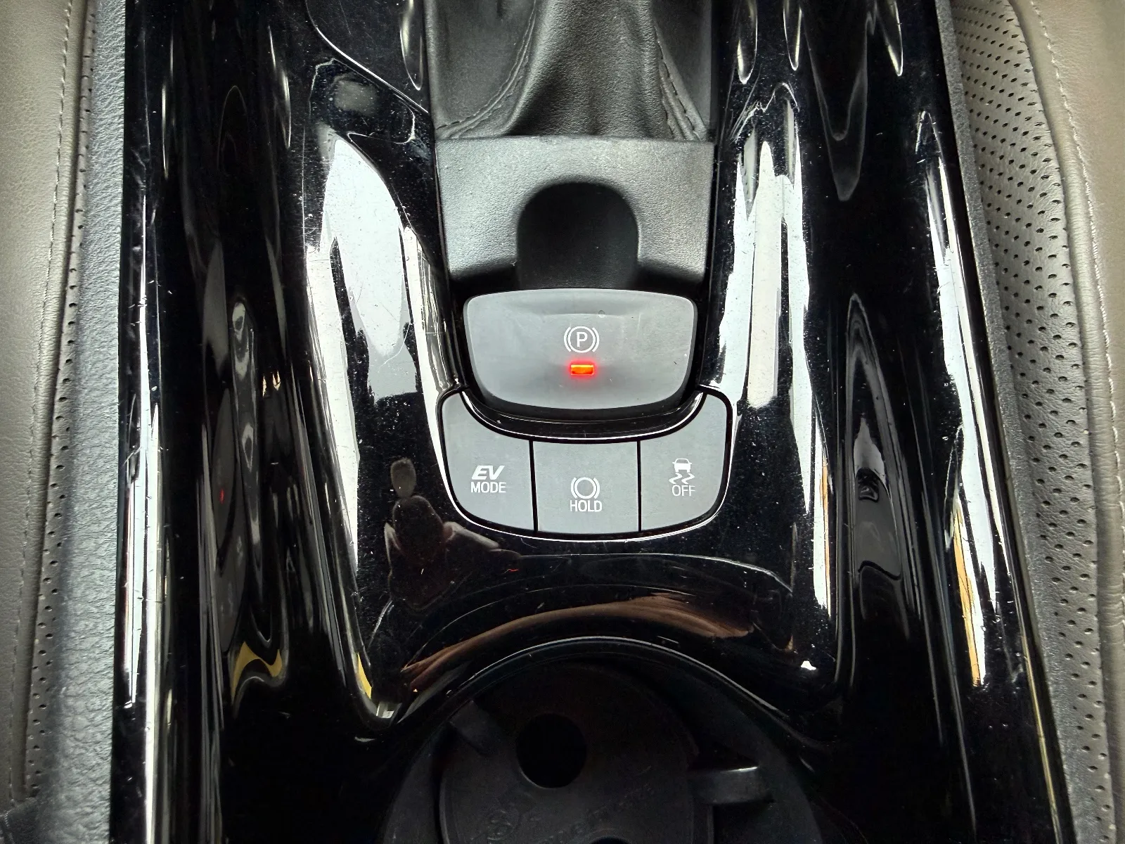 Photo de TOYOTA C-HR HYBRIDE MY22