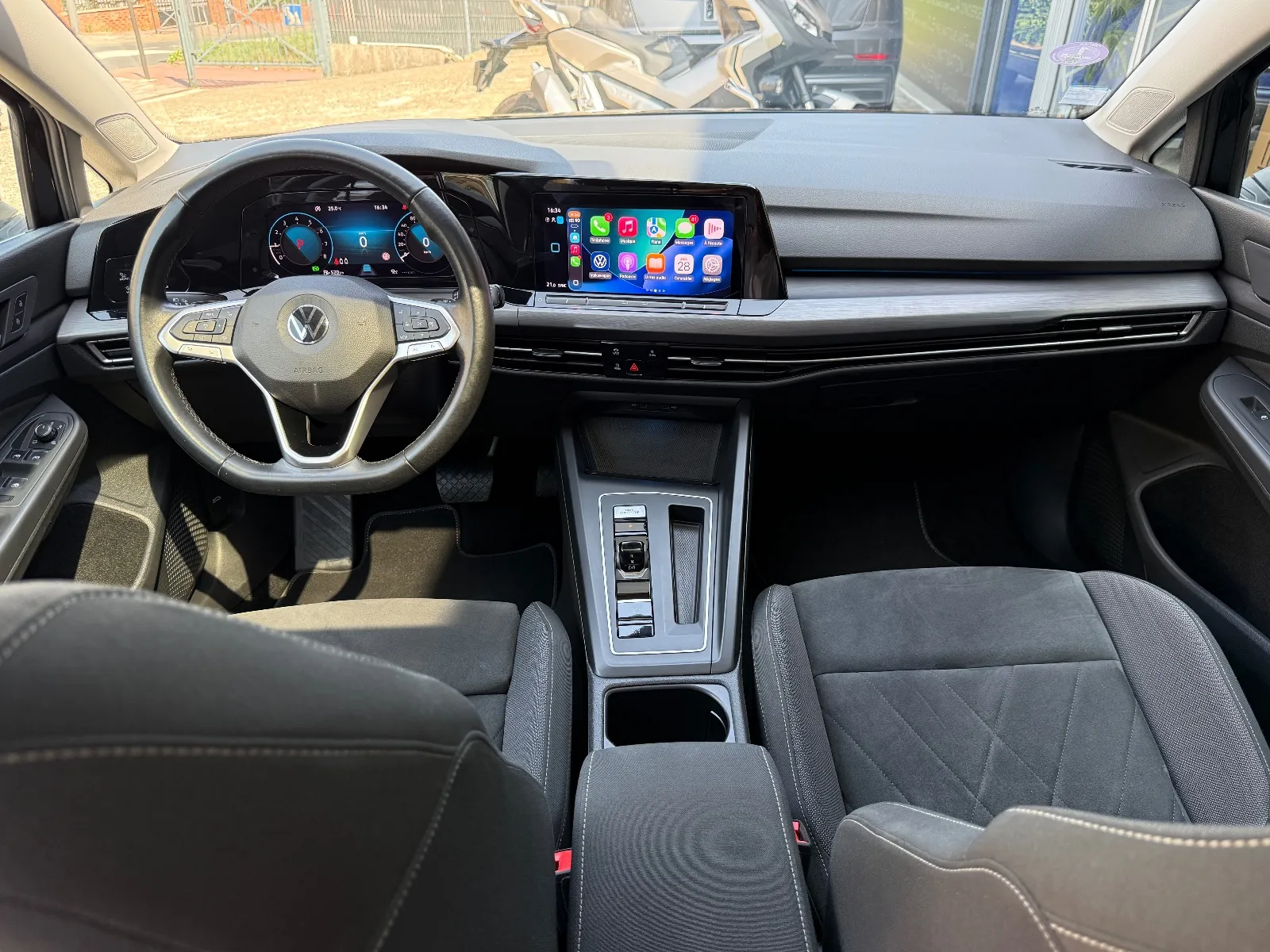 Photo de VOLKSWAGEN GOLF