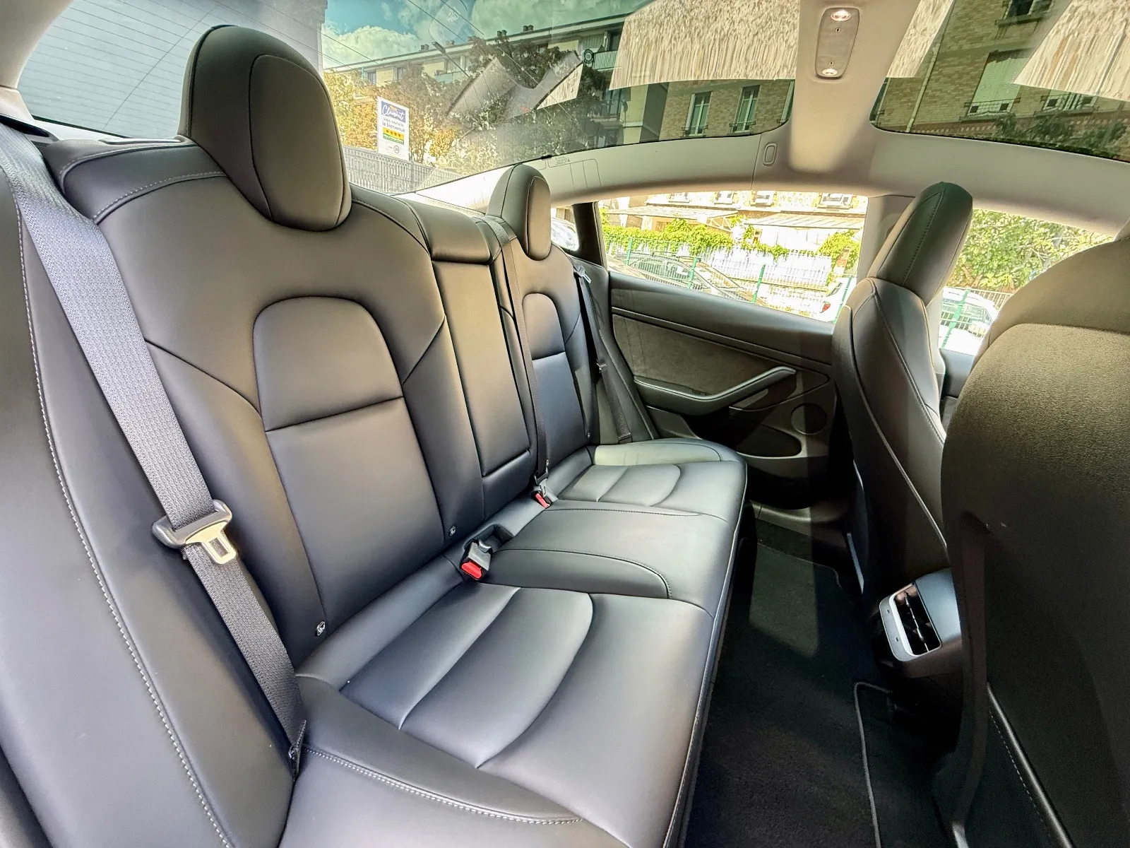 Photo de TESLA MODEL 3