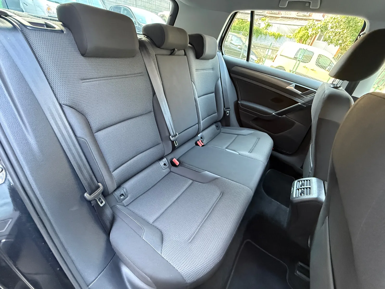 Photo de VOLKSWAGEN GOLF