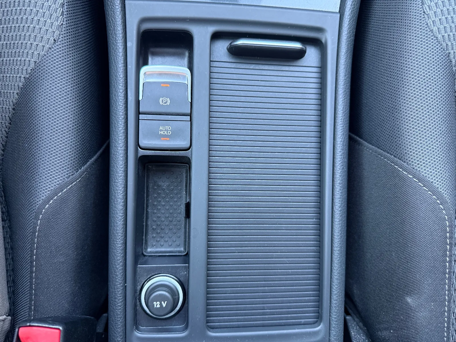 Photo de VOLKSWAGEN GOLF
