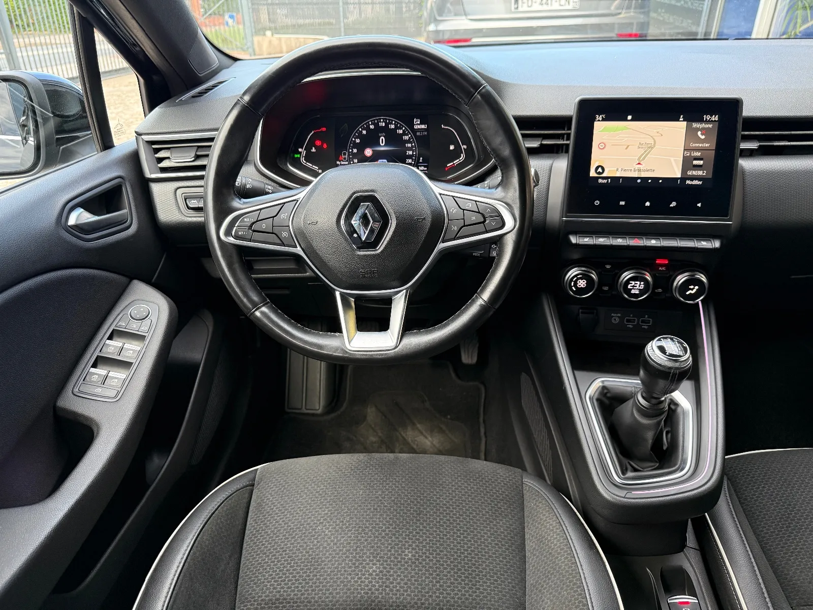 Photo de RENAULT CLIO V