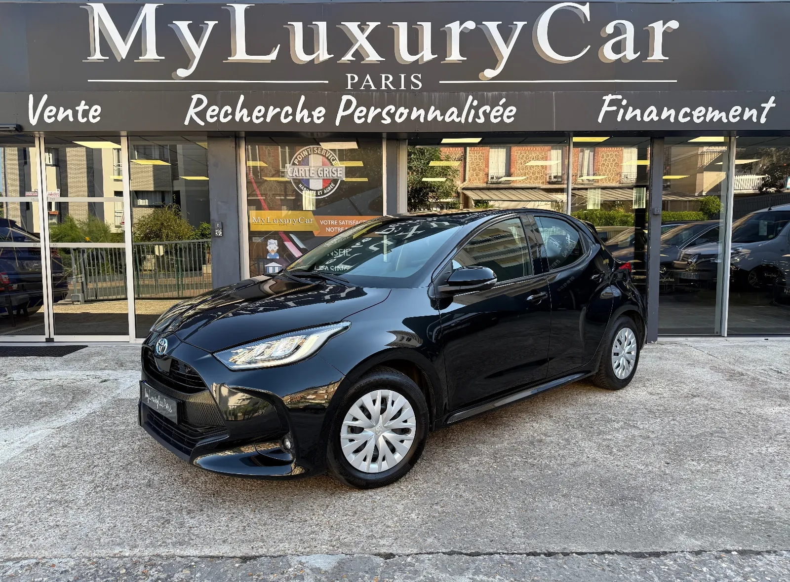 Photo de TOYOTA YARIS PRO HYBRIDE MY22