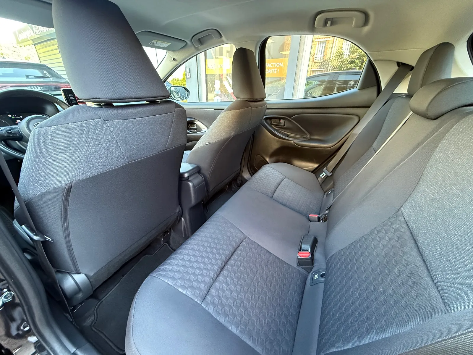 Photo de TOYOTA YARIS PRO HYBRIDE MY22