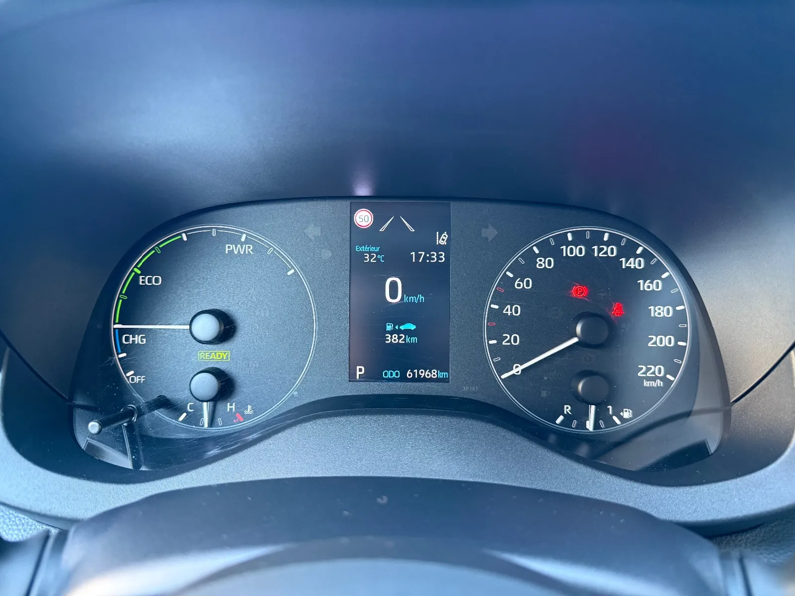 Photo de TOYOTA YARIS PRO HYBRIDE MY22