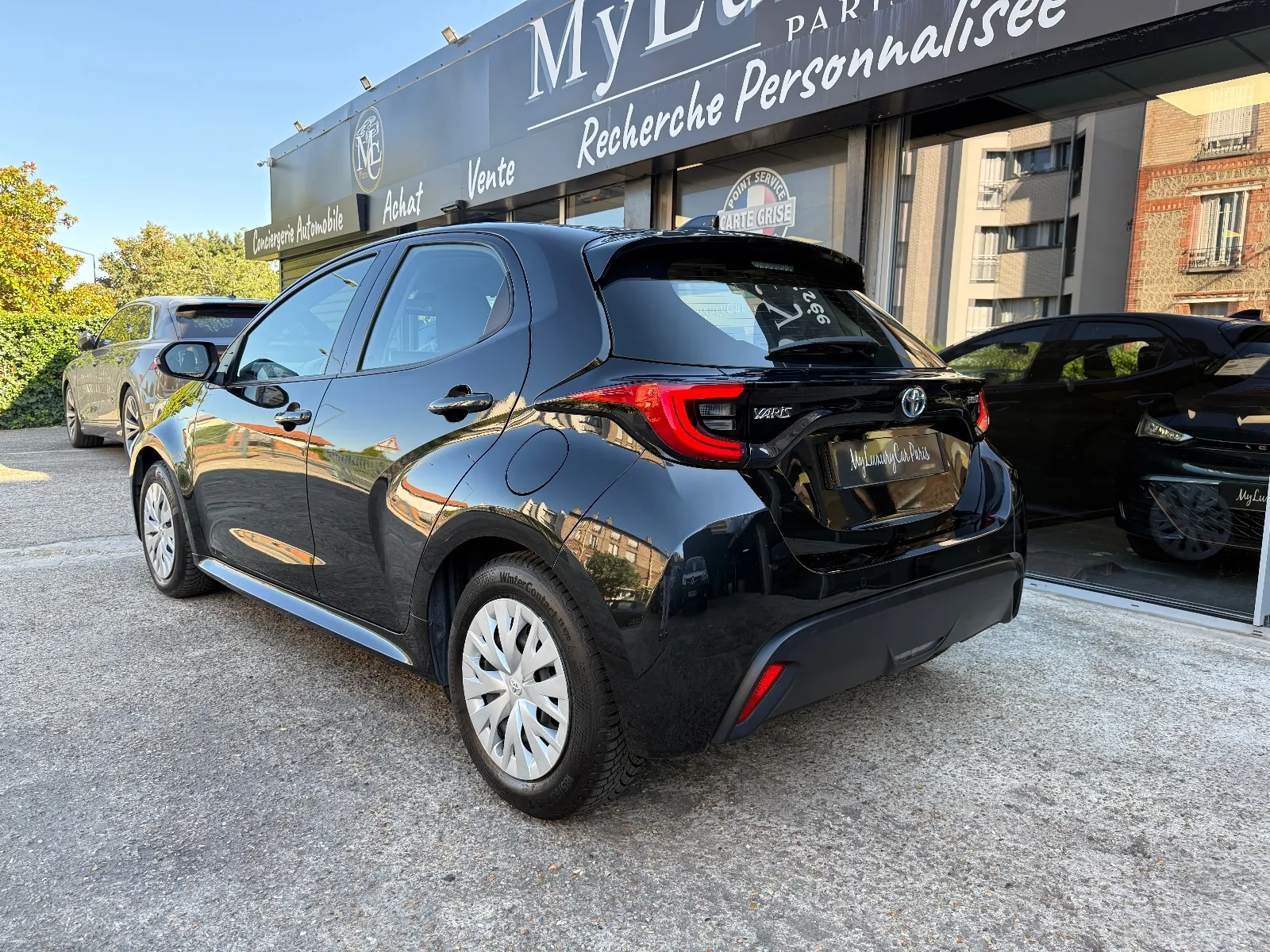Photo de TOYOTA YARIS PRO HYBRIDE MY22