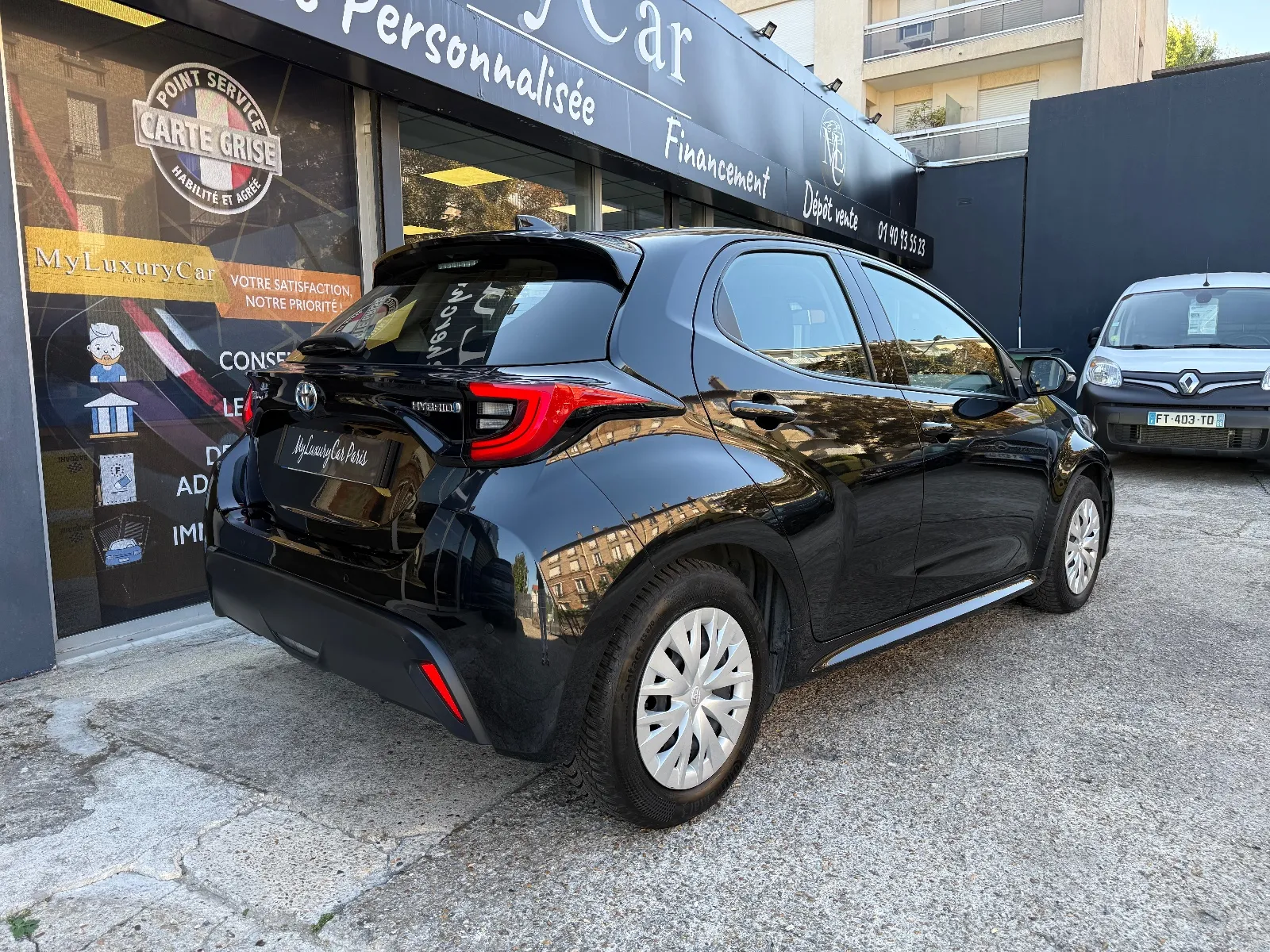 Photo de TOYOTA YARIS PRO HYBRIDE MY22