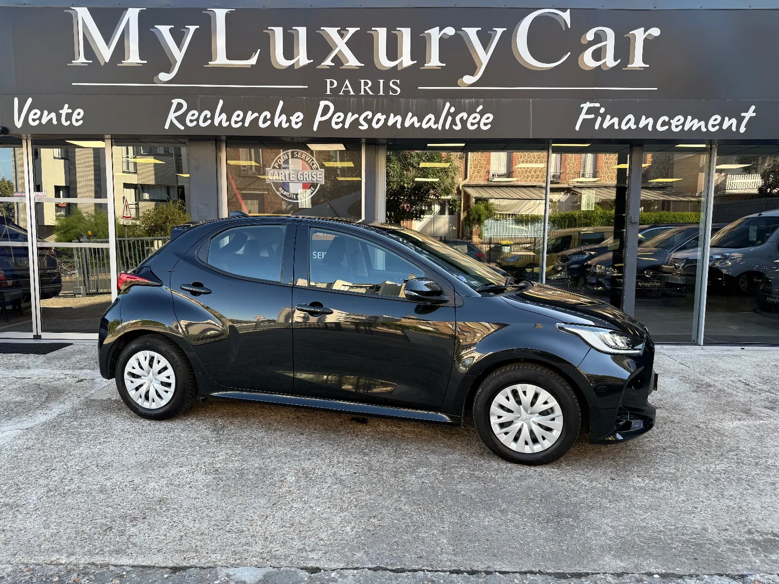 Photo de TOYOTA YARIS PRO HYBRIDE MY22