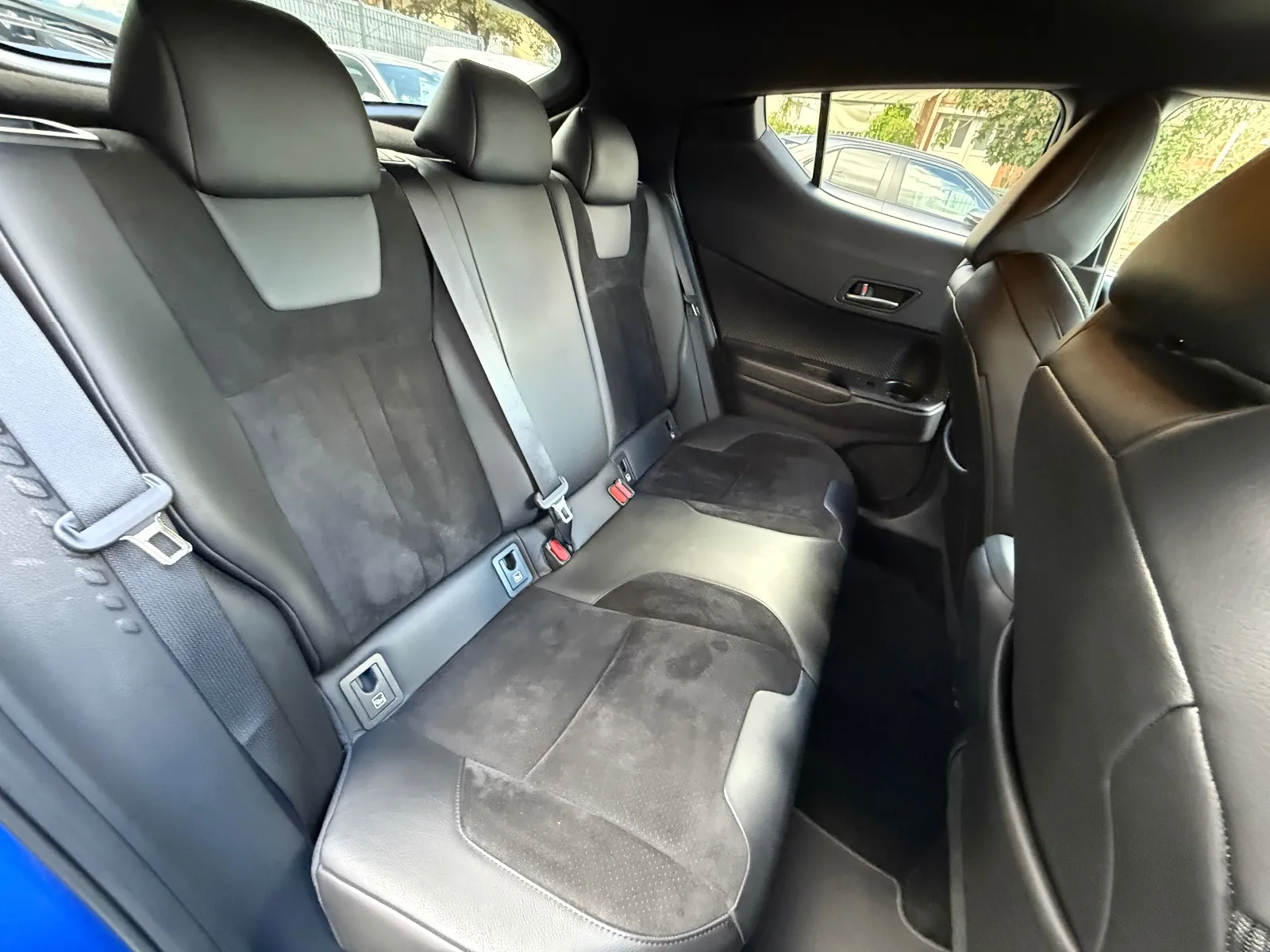 Photo de TOYOTA C-HR HYBRIDE MY22