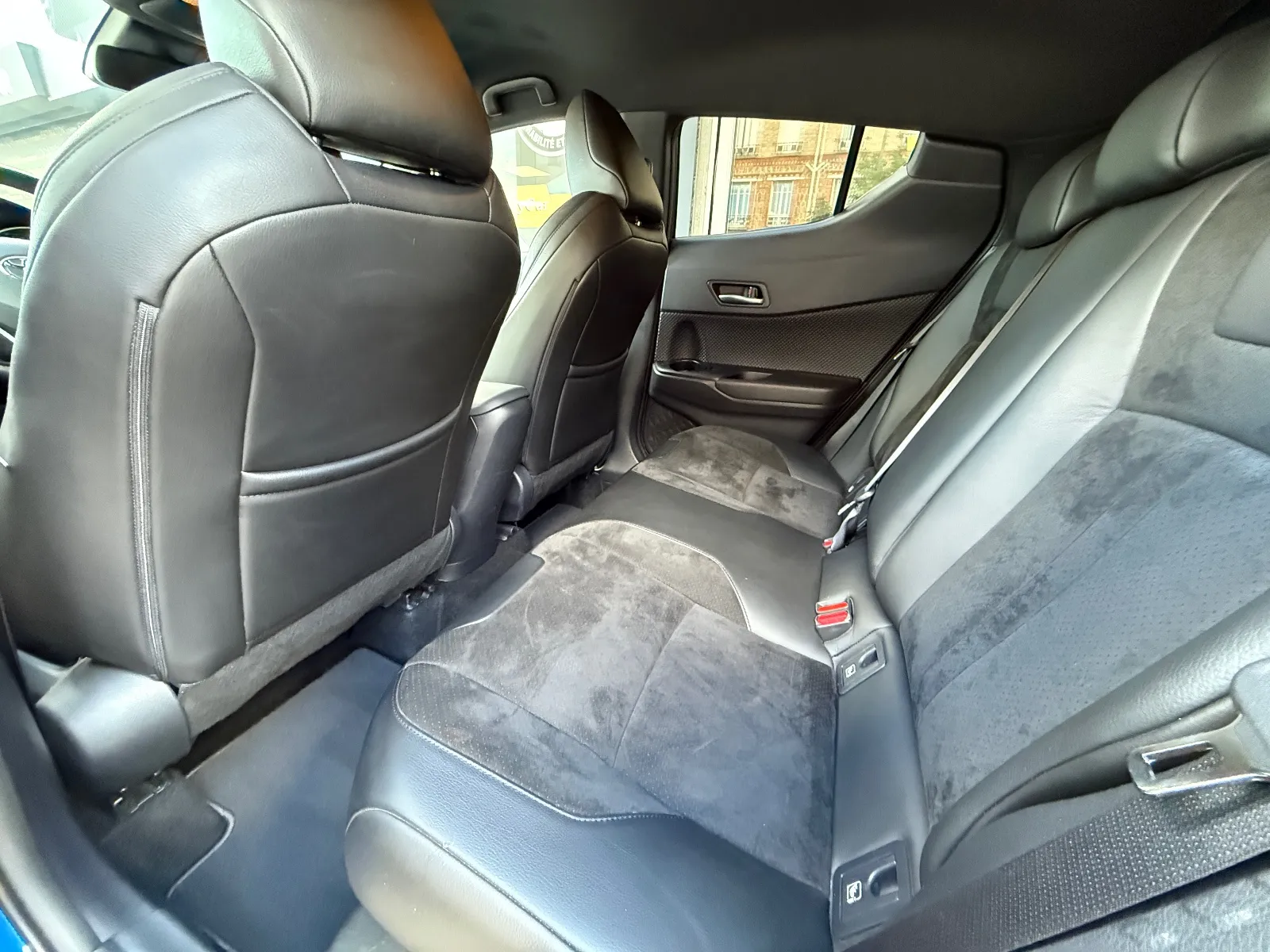 Photo de TOYOTA C-HR HYBRIDE MY22