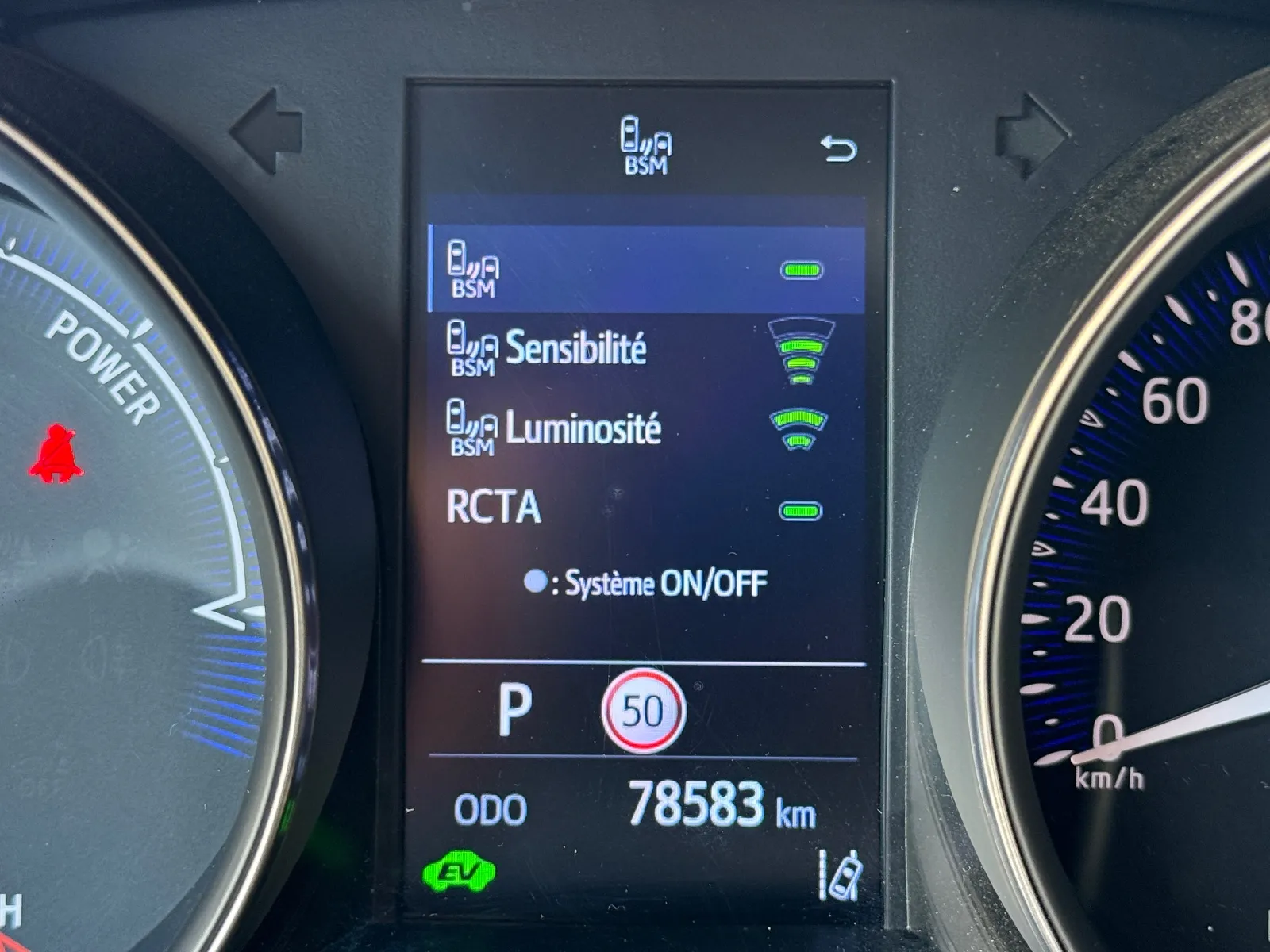 Photo de TOYOTA C-HR HYBRIDE MY22
