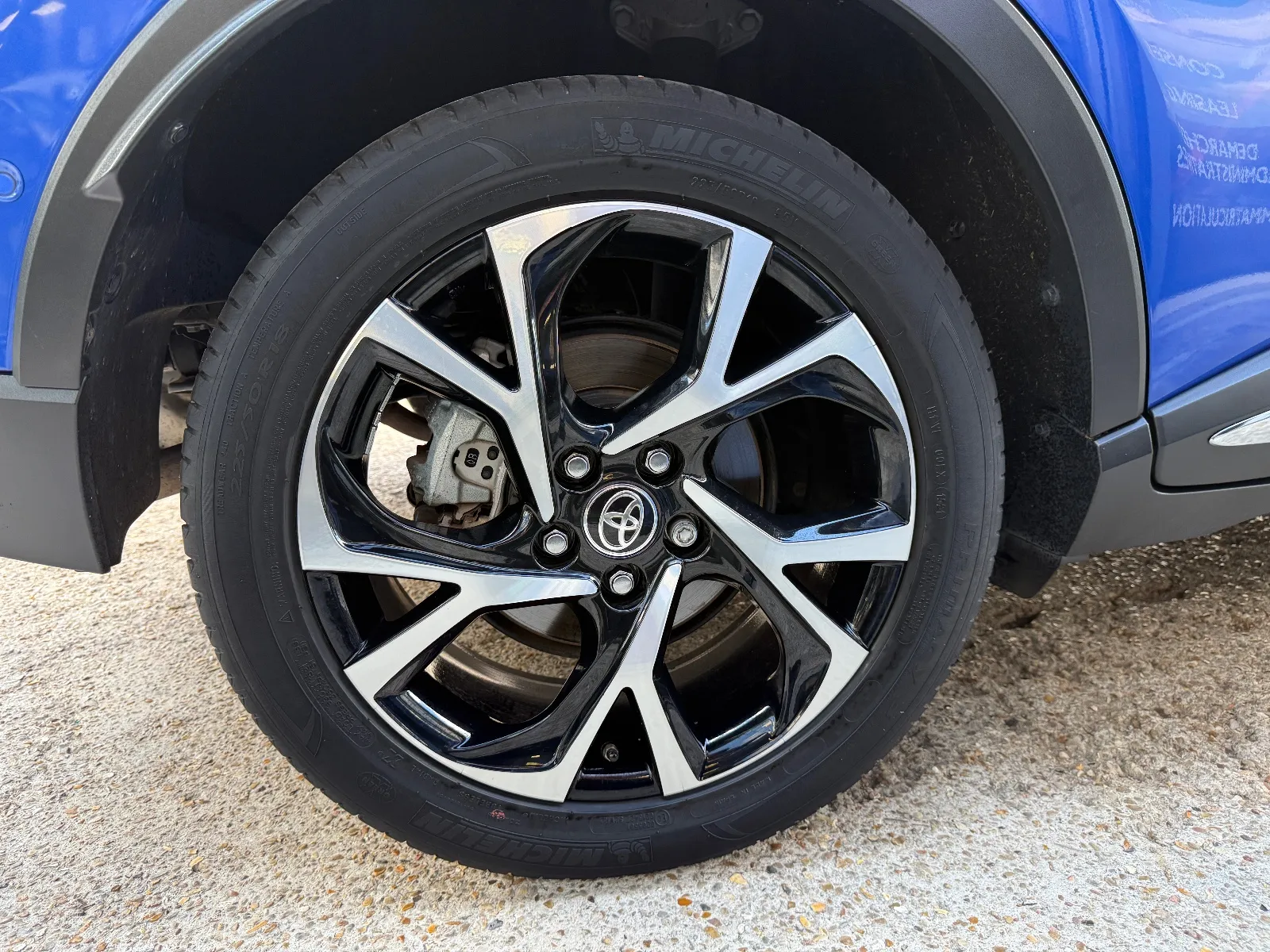 Photo de TOYOTA C-HR HYBRIDE MY22