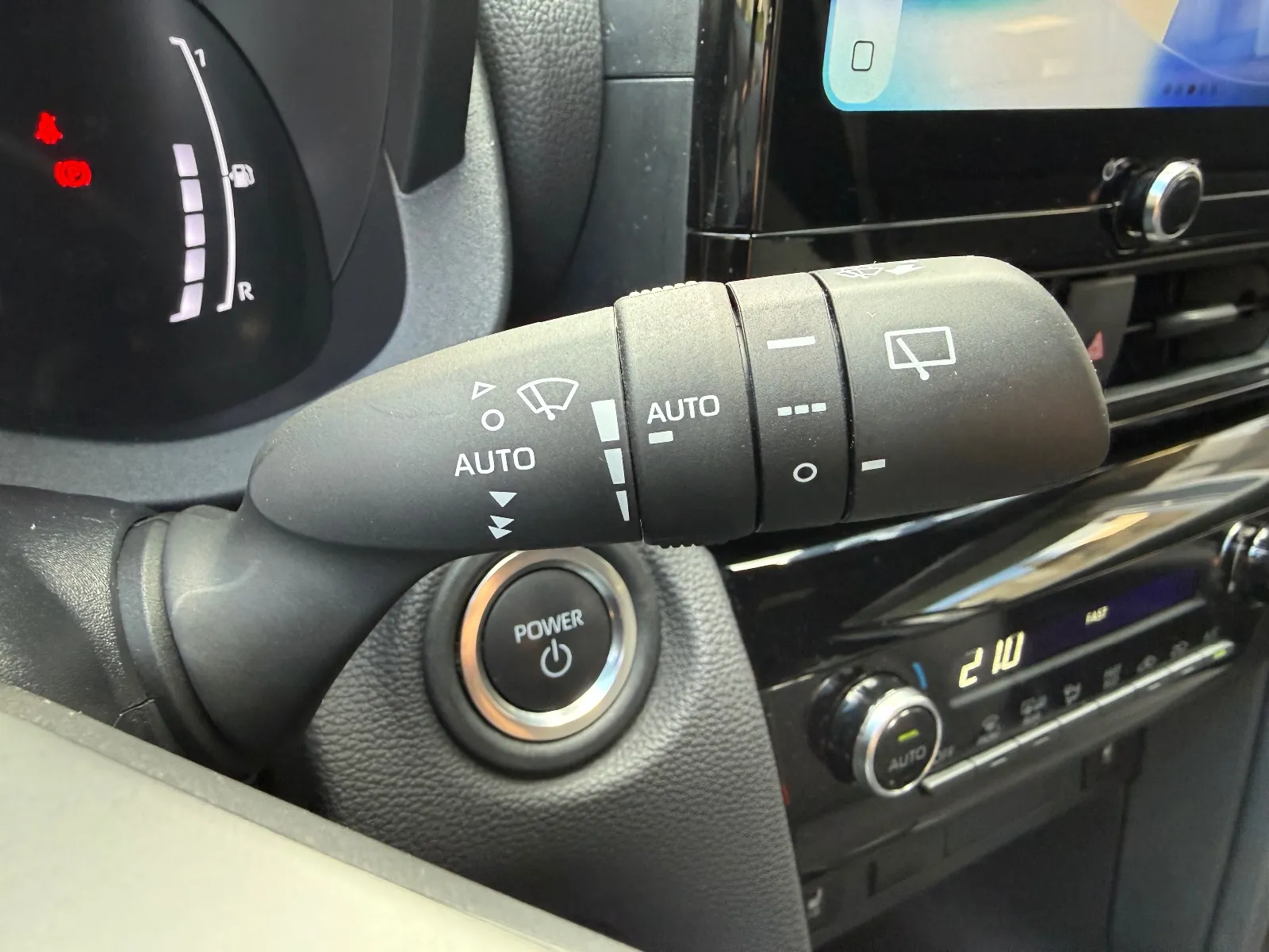 Photo de TOYOTA YARIS CROSS HYBRIDE MY22