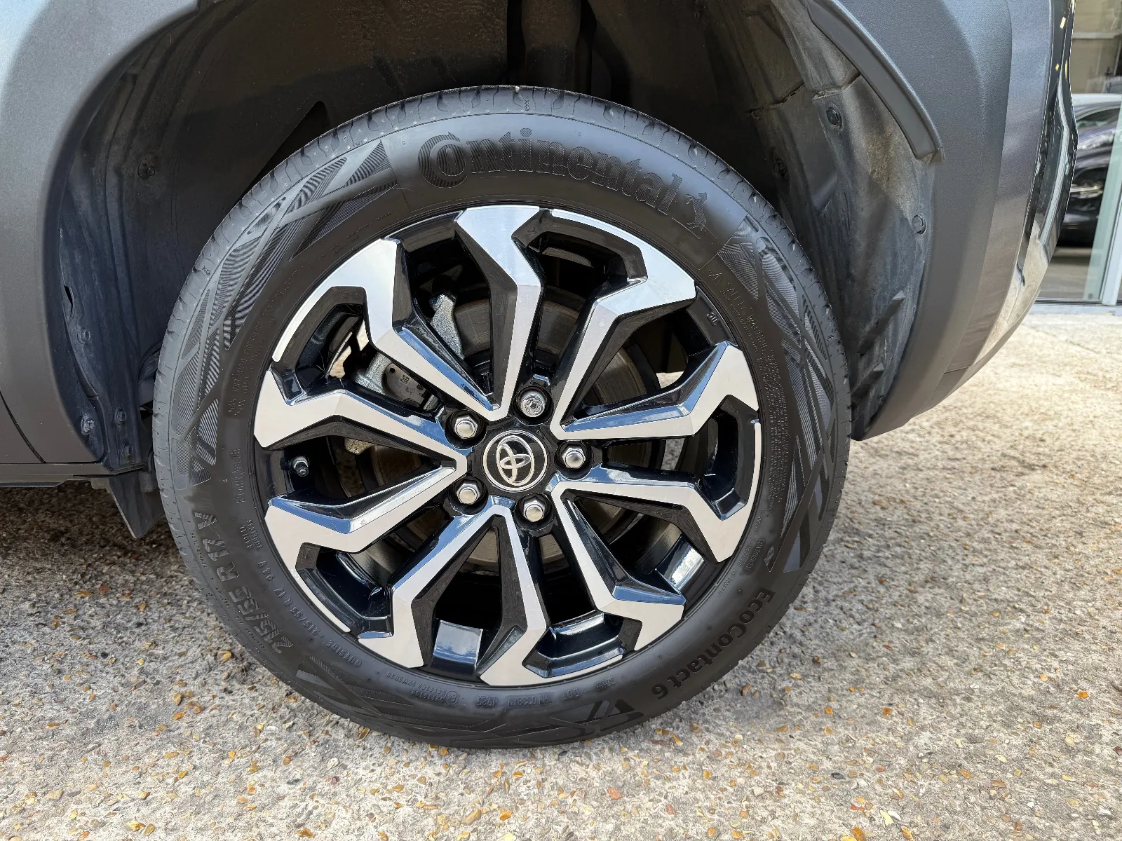 Photo de TOYOTA YARIS CROSS HYBRIDE MY22