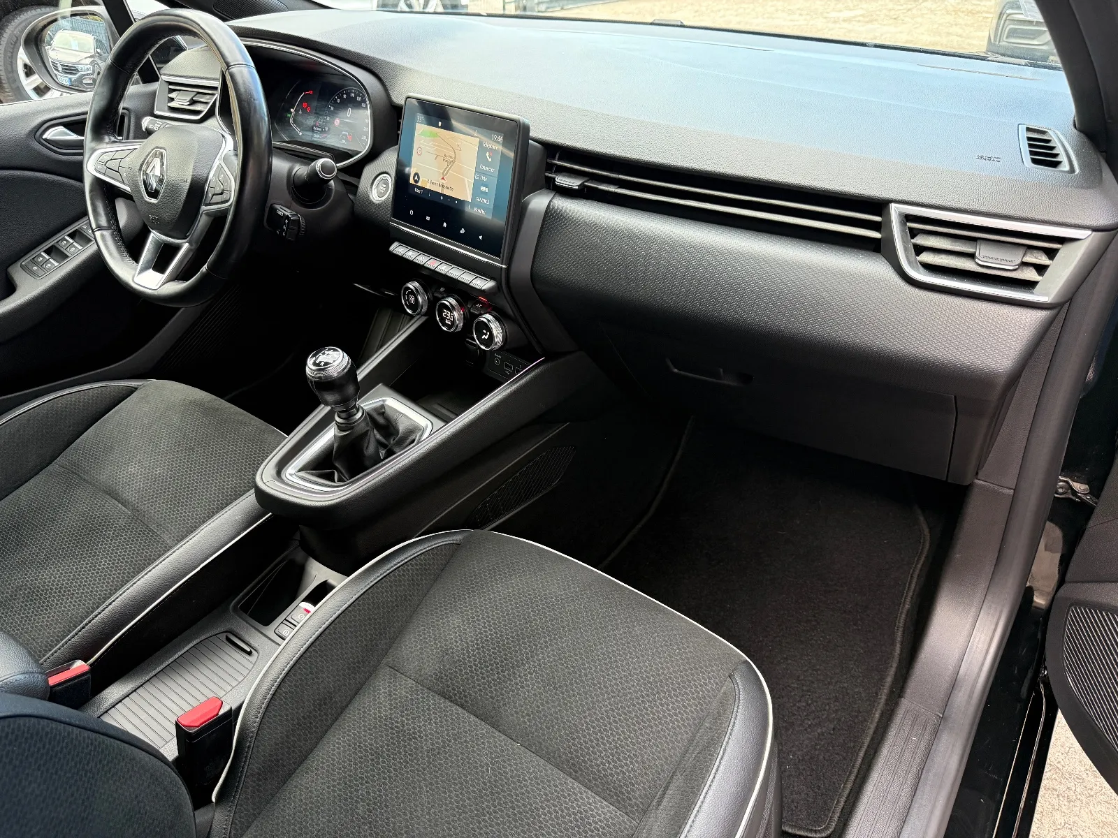 Photo de RENAULT CLIO V