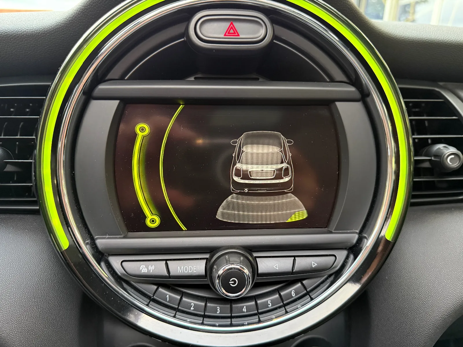Photo de MINI HATCH 3 PORTES F56