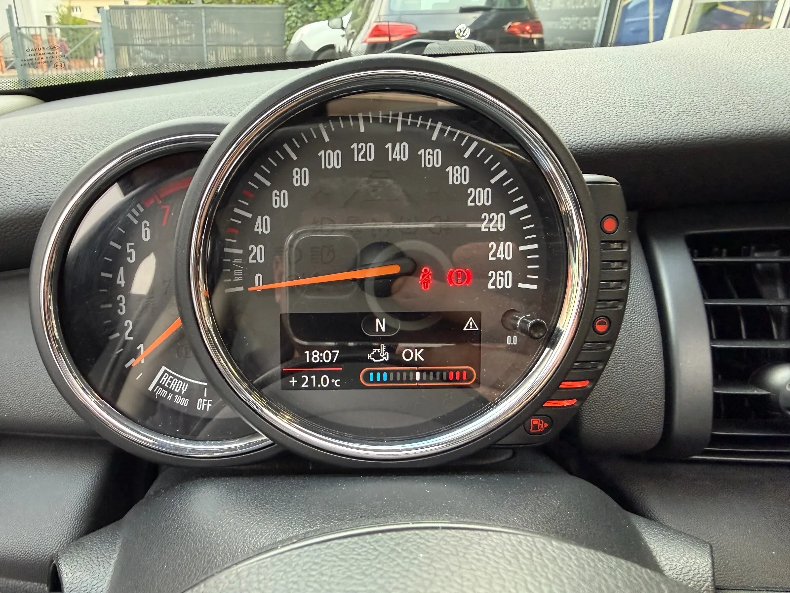 Photo de MINI HATCH 3 PORTES F56