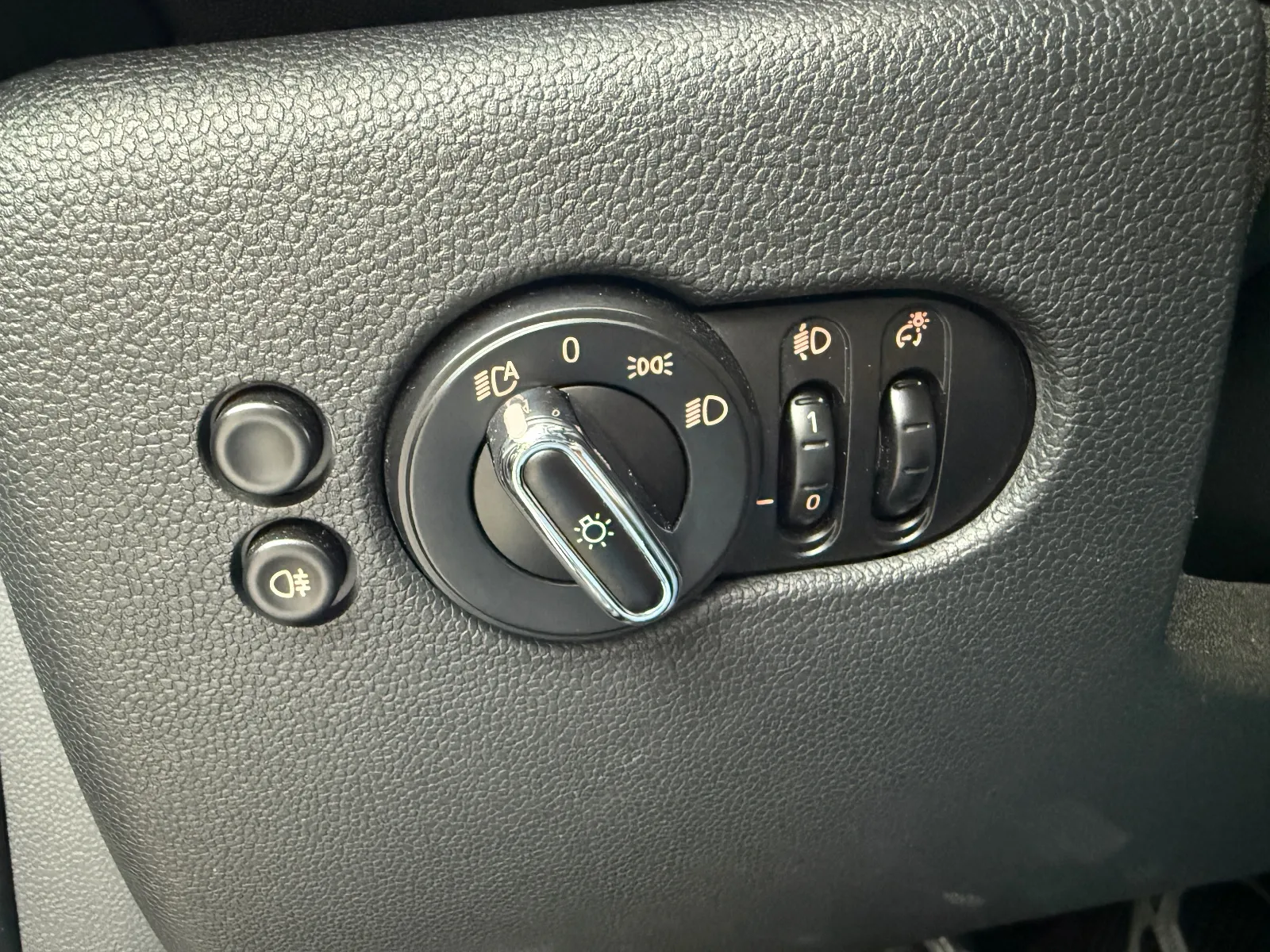 Photo de MINI HATCH 3 PORTES F56
