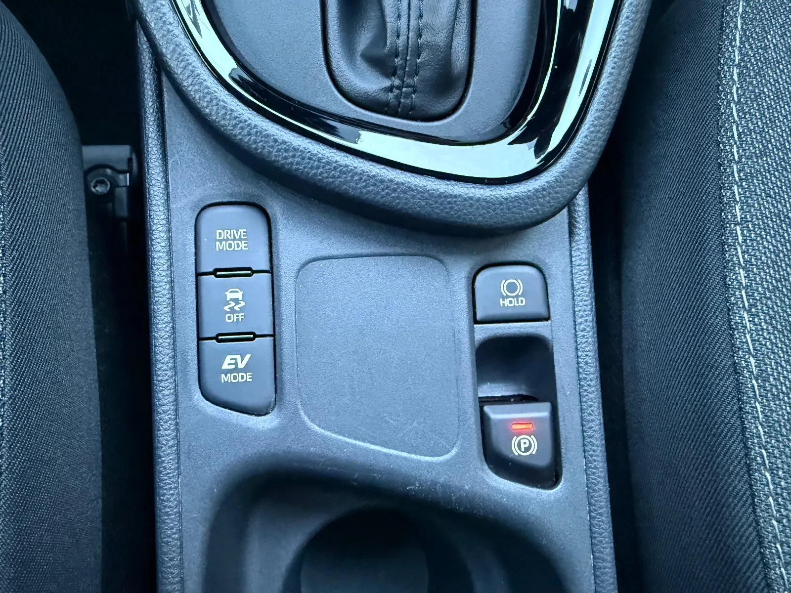 Photo de TOYOTA YARIS CROSS HYBRIDE MY22